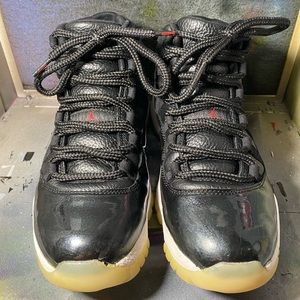 Jordan 11 black gym red size 8 pre own